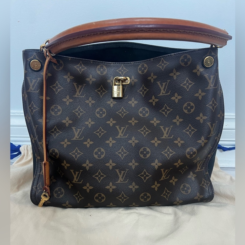 Louis Vuitton Gaia black Monogram Bag
